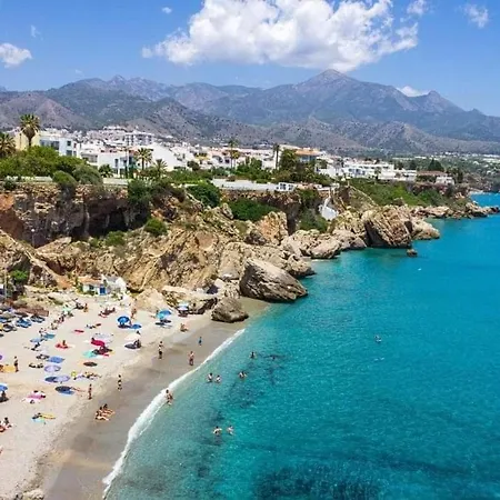 Centro, Playa Carabeo Nerja